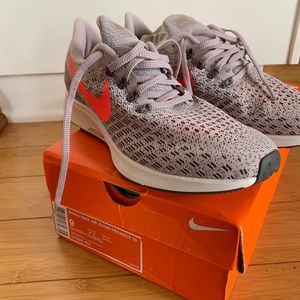 Women’s Nike Zoom Pegasus 35 size 9